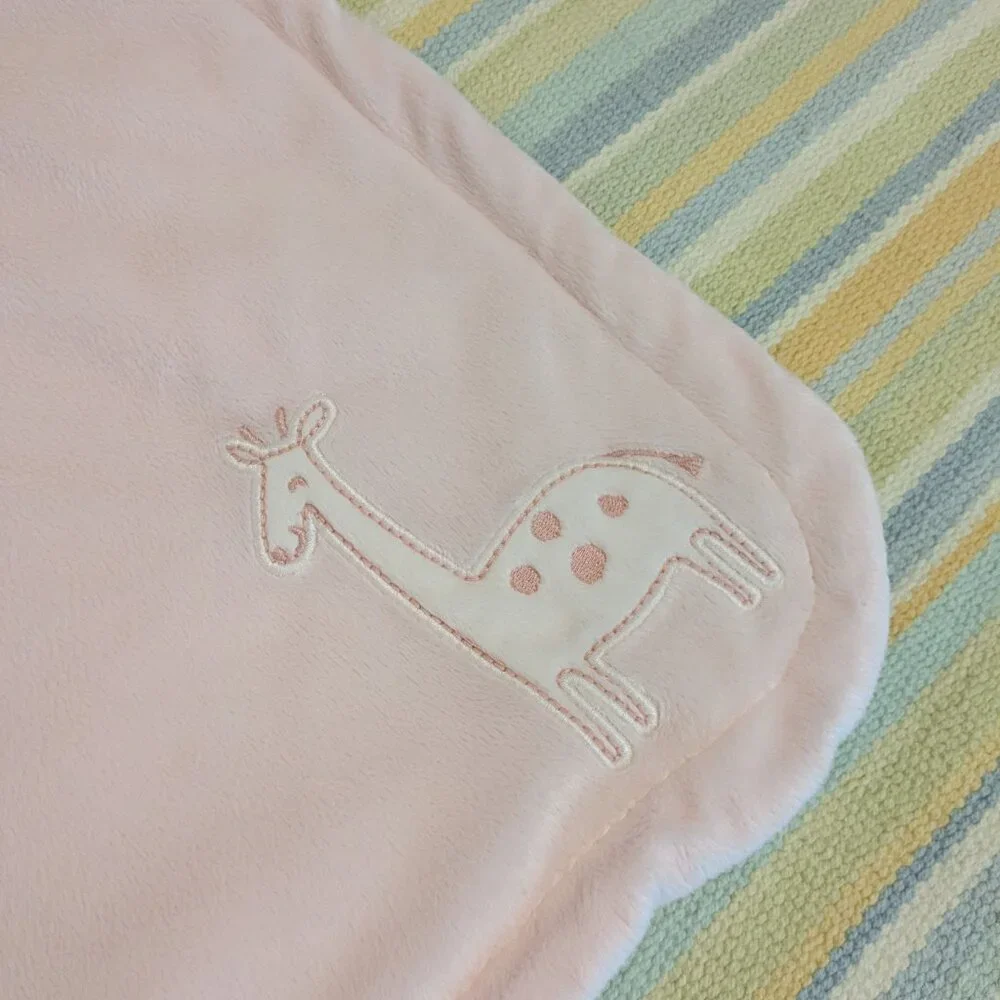 ⭐ Carter's Pink & White Giraffe Reversible Super Soft Baby Blanket